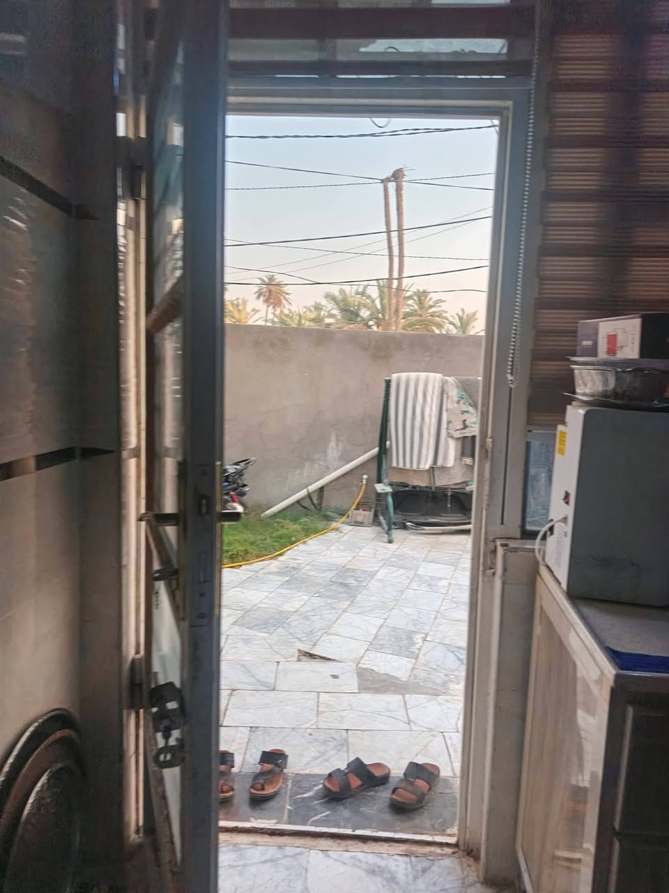 دار للبيع المساحة ٢٦٠ بناء درجة اولى ٢ غرفه نوم صالة مطبخ استقبال العنوان الكوفة شارع عبدالعالي مقابل
جامع العلياوي شارع ١٢ متر قريب على مسجد السهله ومسلم ابن عقيل عليه السلام السعر ١٨٥ معه المجال الاستفسار على رقم مكتب الاسدي
***********/***********
