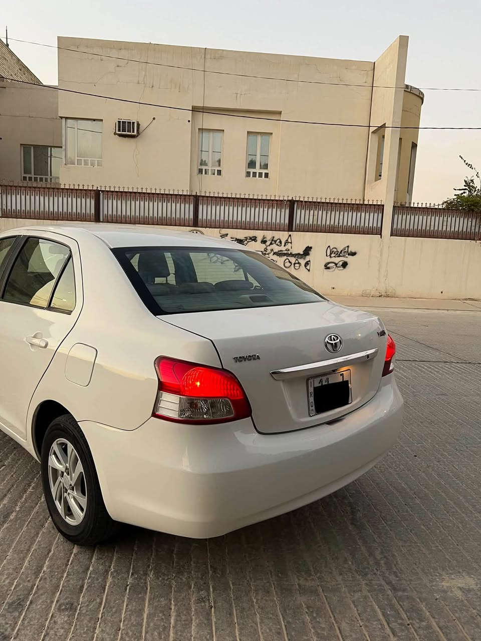 سلام عليكم يارس موديل 2006خليجي مكينه 1500 بيدي امبدله بيه صبغ حزام شواصي الغود دواخل كفاله تكم كله كفاله شرط بيه صبغ احزام فقط مكينه كير تبريد ثلج بس
حداديه 75 بلميه
السعر 69 وبيه مجال قليل
رقم بغداد بأسمي 
تحويل ثاني يوم يعني كبل عقد مروري 
*********** 
مكاني نجف

