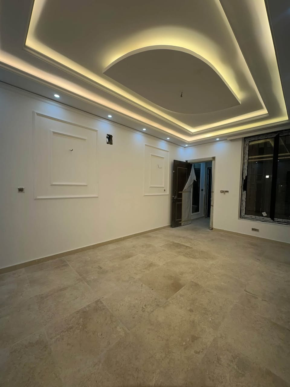 🏡 تونات ٣ للبيع | زيونة 712

📐 مساحة كل دار: 150م²
🛏️ 4 غرف
🚿 خدمات متكاملة
📍 الموقع: زيونة 712

✨ فرصة مميزة للسكن والاستثمار في واحدة من المناطق الحيوية في بغداد.

🏢 مكتب الودق للعقار
نختار الأفضل لتبني مستقبلك 🤍

🔑 بيع – شراء – إيجار – بناء – ترميم
📸 عرض وتصوير مجاني
📋 نستقبل جميع العروض السكنية والتجارية

📞 للاستفسار والتواصل:
***********
***********

📍 عنوان مكتبنا:
زيونة 710 مقابل نادي بلادي
وشارع فلسطين – بناية فرمان قرب كلية الرافدين
