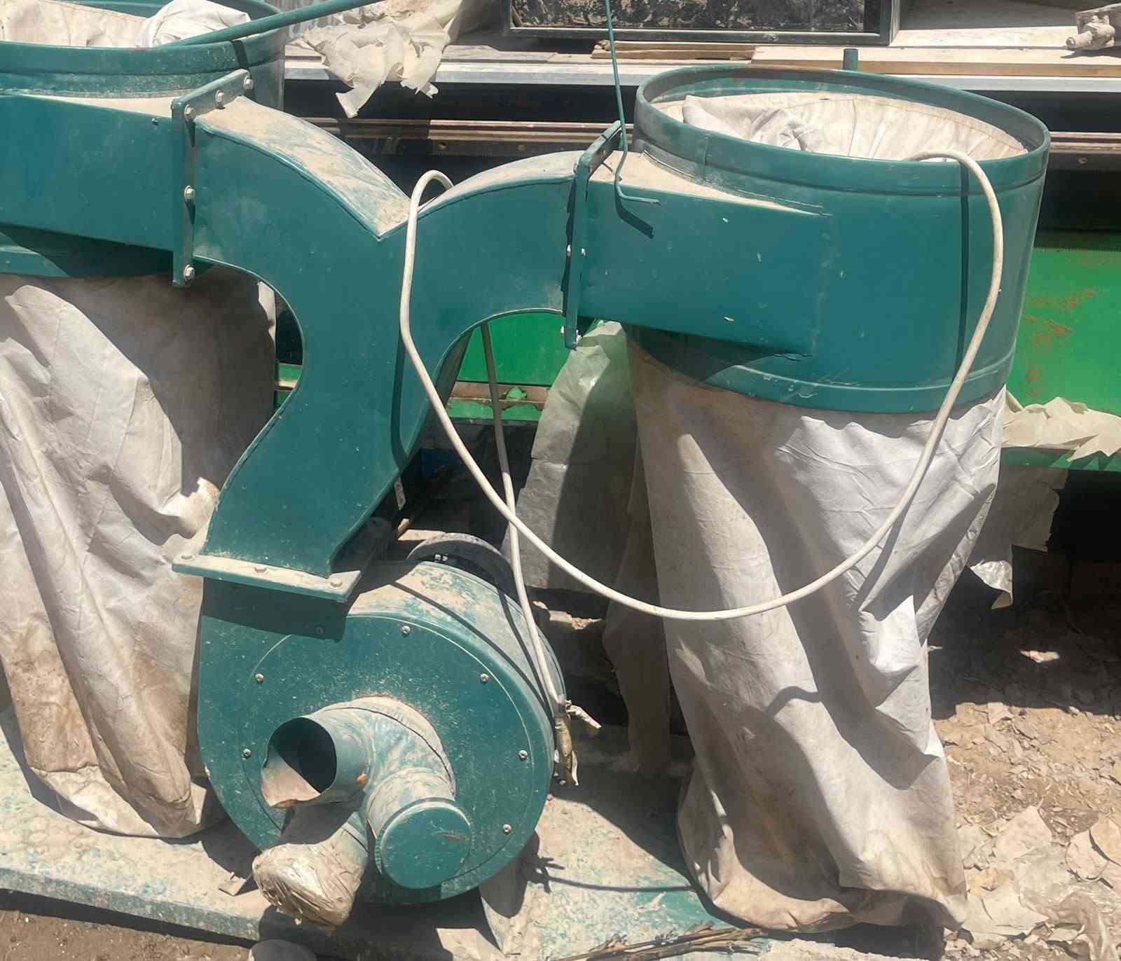 للبيع ماكينة CNC Stone Router موديل 1325
مستعملة وبحالة جيدة.
المواصفات:

* موديل: 1325
* مساحة العمل: 1300 × 2500 ملم
* قوة السبندل: 6 KW
* القدرة الكلية: 6.5 KW
* الكهرباء: 220V
* سنة الصنع: 2020/04/15
* معها جهاز شفط/تجميع غبار
* السعر 32 ورقة وبيها مجال 
* للاستفسار ***********
* العنوان ديالى الخالص 
المكينة مناسبة لأعمال الحفر والقص، والمعاينة خير دليل
