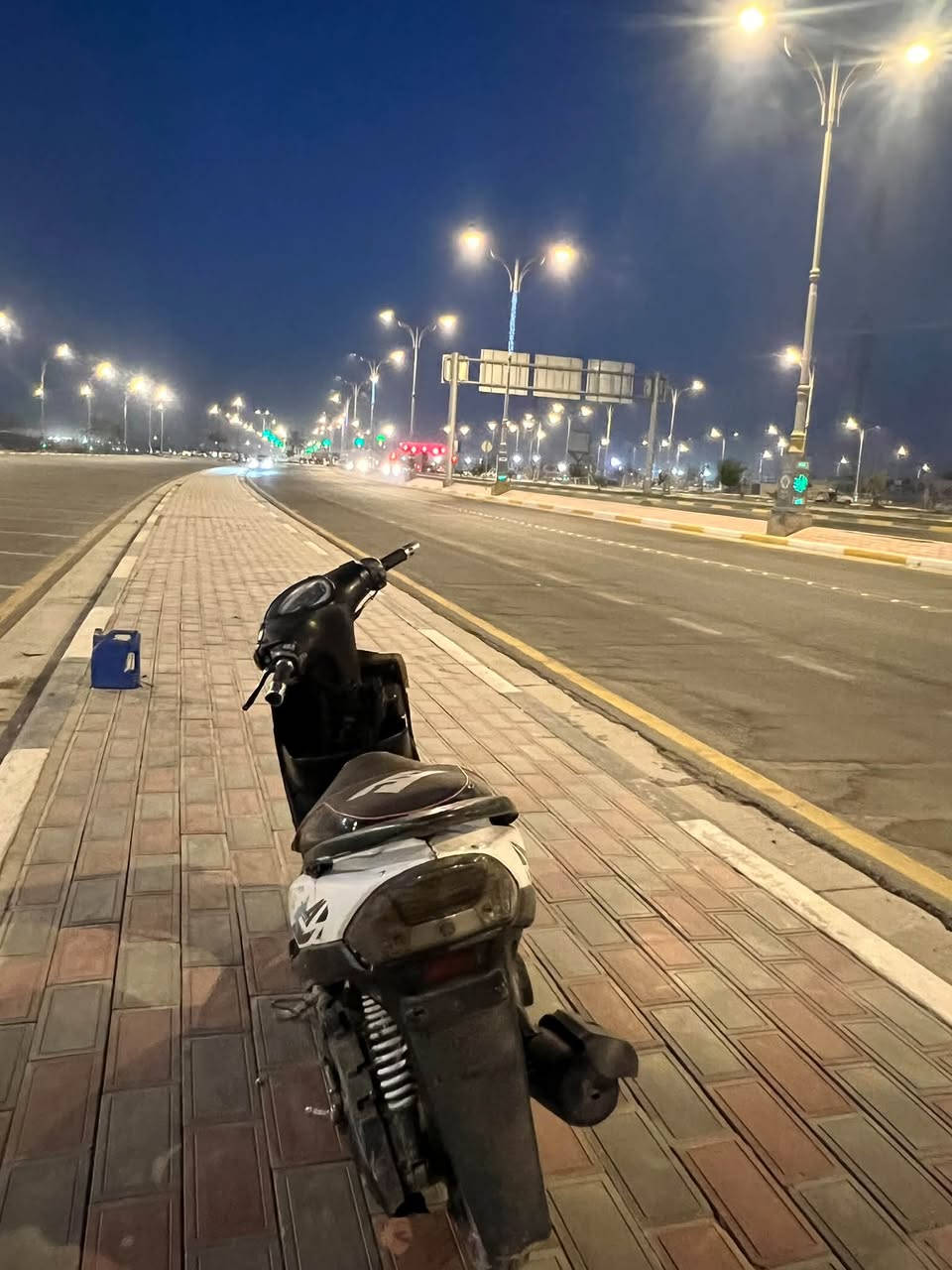 ماكس عدله مكينه مفتوحه الدراجه يرادلها بس كفرات والفيشه مال 
الكهربائيات 
العنوان كربلاء 
السعر425 بيها مجال حك الجيه
الرقم***********
الواتس اب***********
