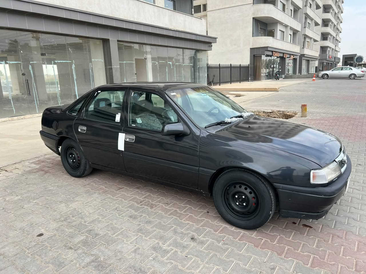 مكينة 1.8 • موديل ١٩٩٢ • زجاج كهربائي
