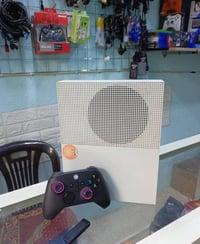 اكس بوكس ون اس • ٥٠٠ جيجا • جوستك RGB