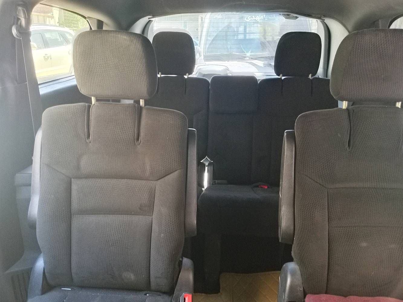 سيارة رائعة و مميزة و يمكن الأعتماد عليها في سفر ومريحة جدا في السفرات الطويلة بين الدول