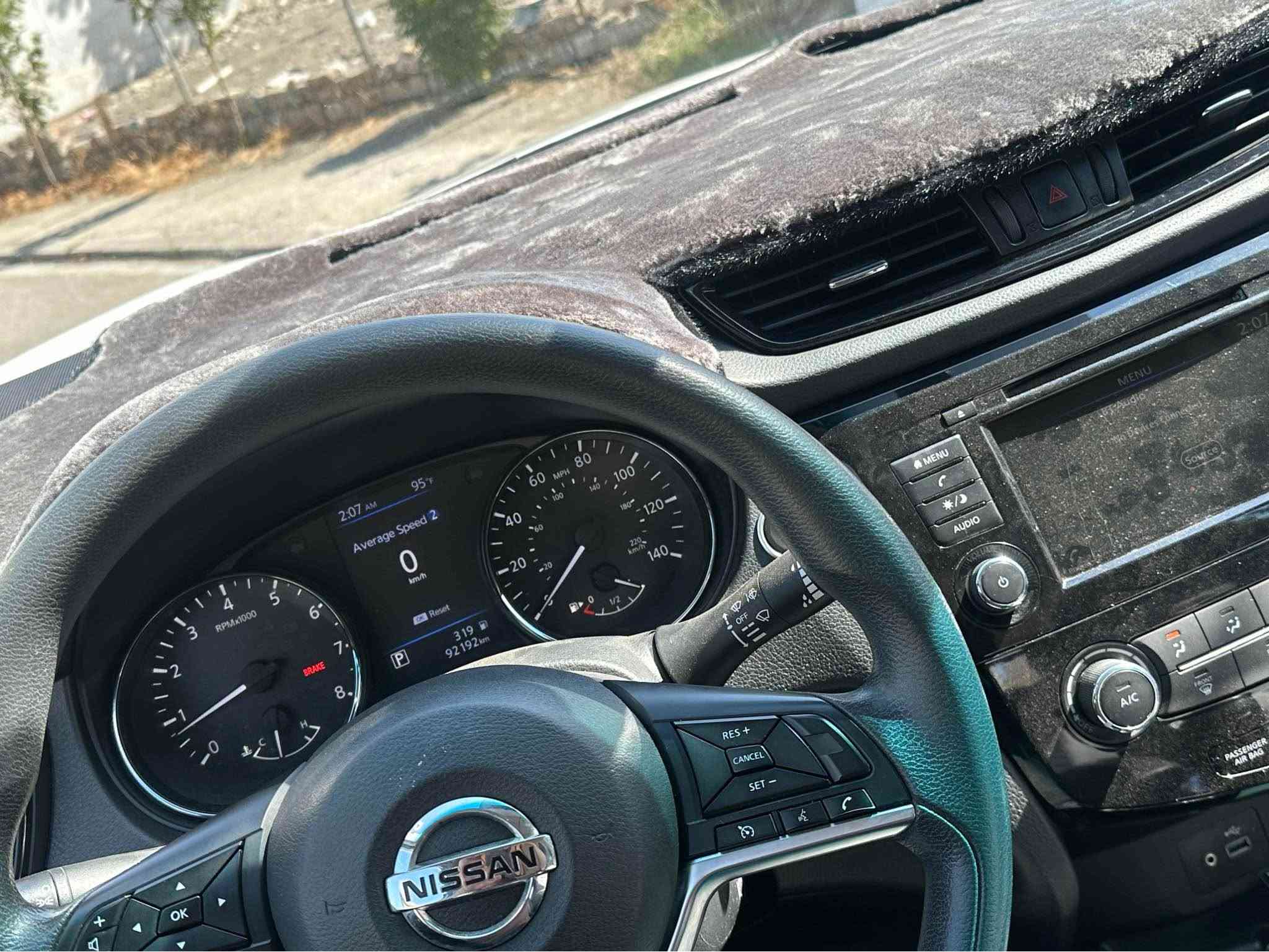 Nisan rouge sport 2019 sv AWD 
دوو پارچه بوياغ بى أرباك ٥٧ هه زار مايل رويشتووه 
ده بل اكسل 
رقم و سنوى نوي يه شانسى نيه تنها جه مپه كى پيشى هه يه 
سعرى ١٣٩$ كه ميك مجال 
*********** أربيل, العراق
