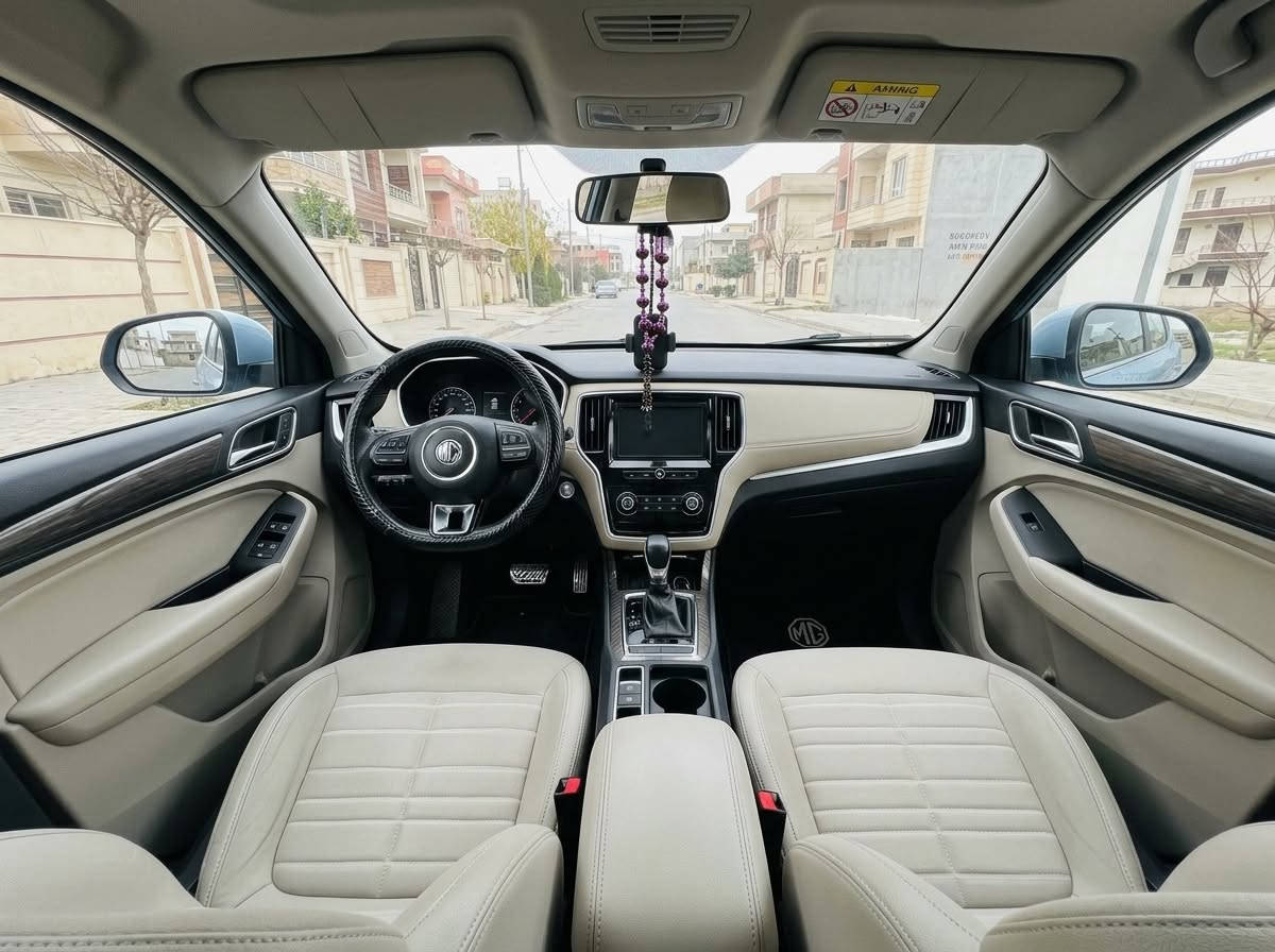 Mg Rx5 2021
مواسفات: به صمه+شاشه ئايپات+بريك به صمه+لايت ليده+ لايت زينون+ کامێرەی پشتەوە + حساسی پشتەوە ، ڕاداری پشتەوە

هێزی ئەسپ (Horsepower): نزیکەی 166 بۆ 169 ئەسپ  - عەزم (Torque): 250 نیوتن/مەتر.

گێڕ: 7 گێڕ ئۆتۆماتیک - عادی - سپۆرت 

مەسرەفی بەنزین: زۆر ئابوورییە، بە تێکڕا نزیکەی 8.5 لیتر دەسوتێنێت بۆ هەر 100 کیلۆمەترێک (قەبارەی تانکی: 55 لیتر).

ویلی ئەلەمنیۆمی سپۆڕت (بە قەبارەی  18 ئینچ).

تەحەکوماتی سەر سوکان .

شاشەی ناوەند پشتگیری Apple CarPlay دەکات.

تەبرید مەرکەزی (پێشەوە و پشتەوە ) ی هەیە 

ئۆتۆ هۆڵد - ئۆتۆ ستۆپ - سیستەمی دژە خشان ABS -

 یارمەتی دەری هاتنە خوارەوە (control Down Assist) - سیستەمی چاودێری هەوای تایەکان 

هیچ مەسروفێکی تێدا نیە 

تحويل+خرامه+به ناوكردن به شه رت ، بە ناوی خۆمە 

سەنەوی ٢٠٢٧ \ ٤

بە بەنزینی حکومیش کێشەی نیە بەڵام نابێت زەختی لێ بکەیت 

یەک پارچەی هەیە پێشەوە لای سەکن و هەنێ وردەشی هەیە

125 وەرەقە و مەجالێکی کەم

ڕەوش : بەکارهاتوو

پارچەی ڕەنگ کراو : 1 پارچە

سووتەمەنی : بەنزین

تابلۆ : هەولێر، تایبەت

بزوێنەر : 1.5T

پستۆن : 4 پستۆن

گێڕ : ئۆتۆماتیک

ژمارەی کورسییەکان : 5

ماددەی کورسی : قوماش

ڕەنگ : لاڤێندەر

ماوەی ڕۆیشتن : 62000 کیلۆمەتر

***********

