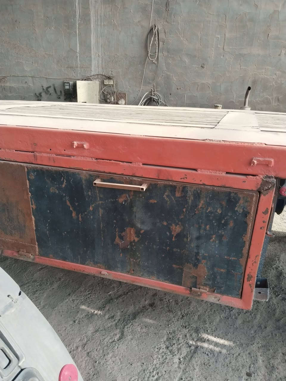 عربانه اوربيه للبيع جوبلس دناكير مدور واحد تعليك تايرات ربع عمر الطول 13 و60 العنوان حله شارع 80 اتصال ***********
