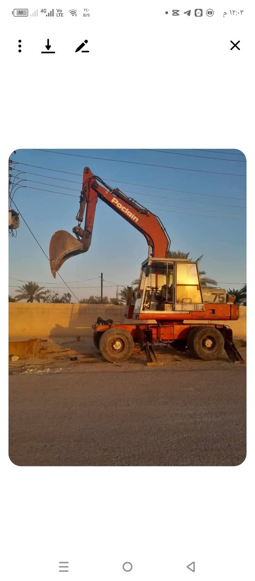 حفاره بوكلاين موديل 82محور كهربائي مكينه نضيفه 
محرك ومضخه و كونترول وكشر رقم انكليزي جديد بغداد باسمي للاستفسار ***********
