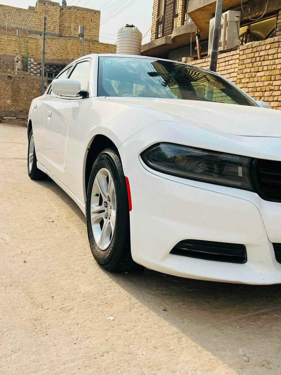 السلام عليكم
جارجر موديل 2022 اصل فئة SXT كفاله عامه رقم بغداد باسمي ماشيه 55 استخدام شخصي السياره مالت جناي ما مشتغله خط 
مكاني الناصريه  السعر 225 وبيه مجال 
الاتصال ***********
