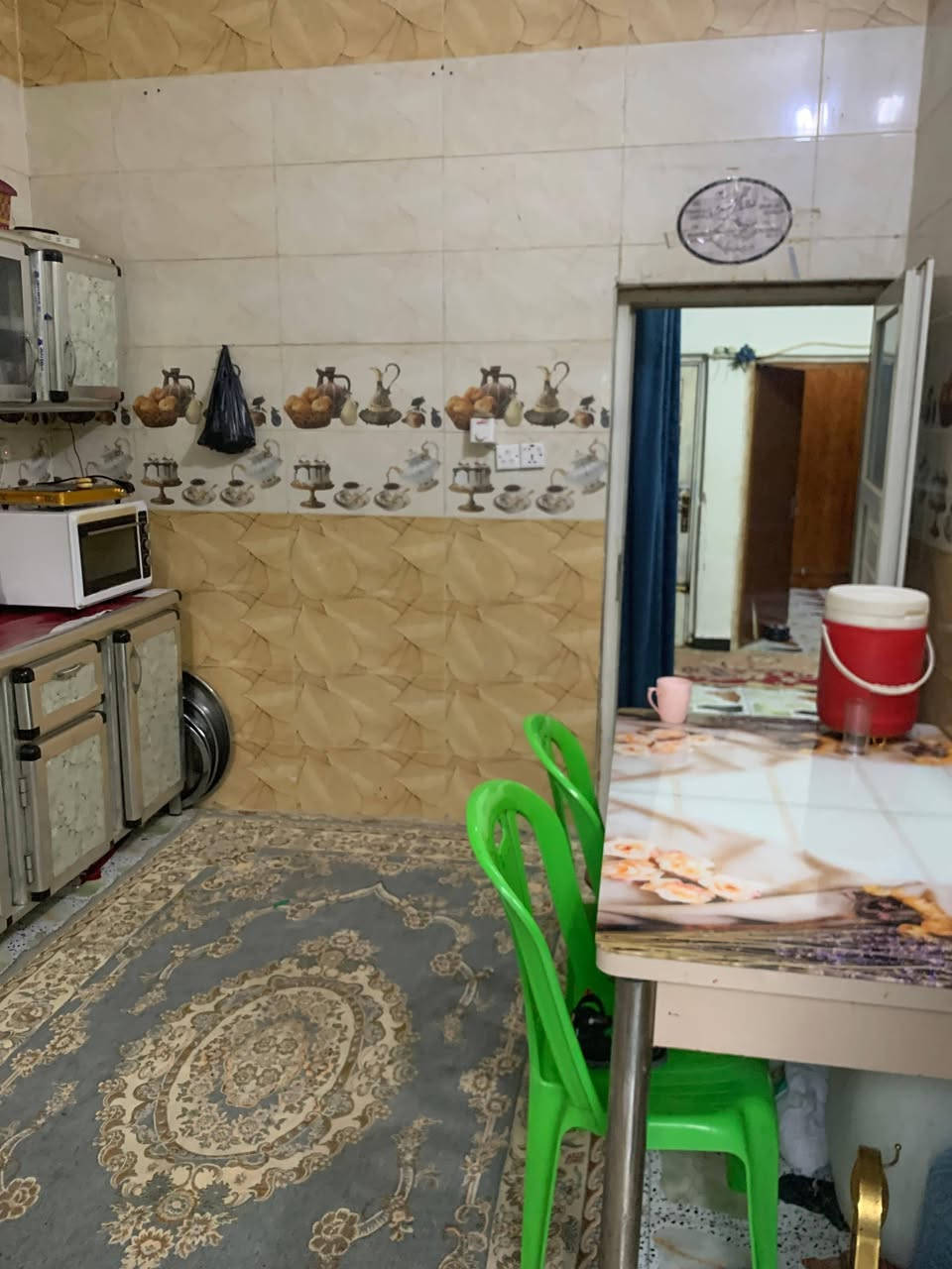البيت لبيع هوه ولاثاث مساحه ١٠٠متر مربعه سند ٢٥ الحر السواده حي السجاد السعر ٦٥ /***********/***********

