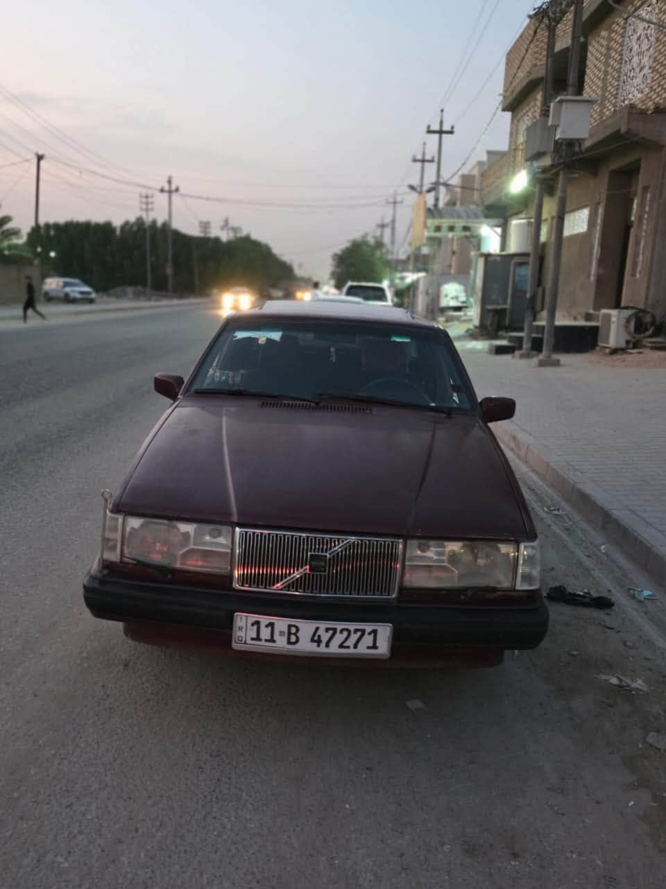 السلام عليكم
فالفو مديل 92 رقم بغداد نكليزي 
السياره فتحه + عتب نفخ وجاهزه من كولشي للبيع او مراوس حسب القناعه 
السياره معروضه 68 وبيه مجال اتصل او راسلني واتس السياره موجوده بالنجف 
 اخوان اني مكلف بالنشر لو اتخابره لو اتراسله واتساب وتدلل ***********
