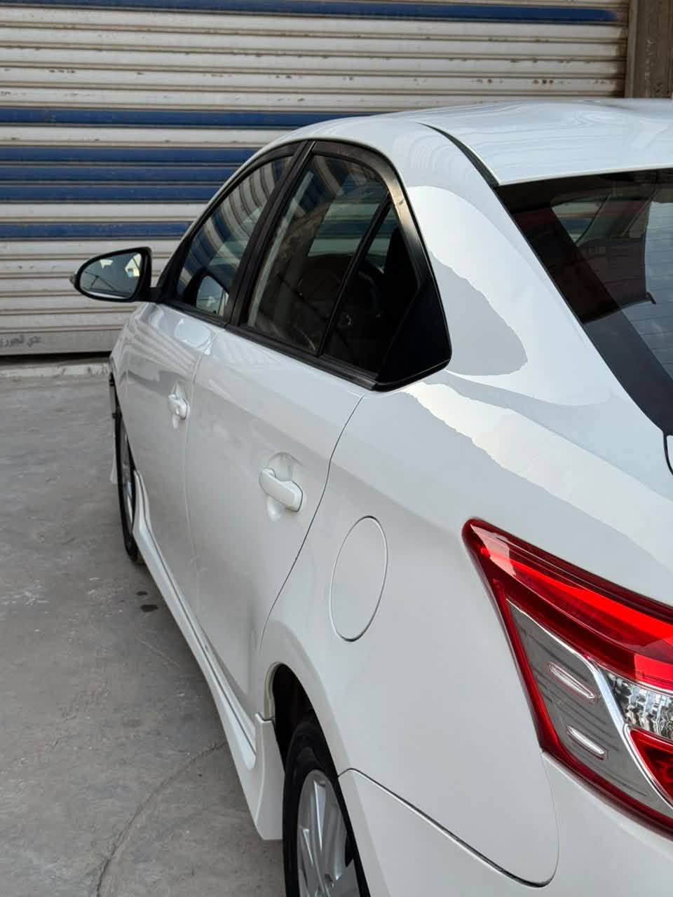السلام عليكم 🌹
________________
تويوتا يارس 
2016 
________________
مواصفات معروفه 
________________
هزه ورقم سليمانيه جديد 
________________
السيارة ماشية 198 وقابله للزياده 
________________
السياره بيهة قبق الجنطه معمر نفسه وشويه من الجاملغ بدون اي قطعه تبديل والسونار مرفق وياها 
________________
مكان السيارة بغداد المحمودية 
________________
السعر 110 وبيهة مجال شي بسيط 

***********
