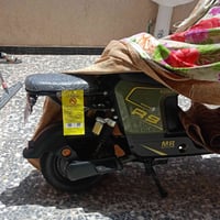 R9 • موديل 2025 • يحتاج بطاريات