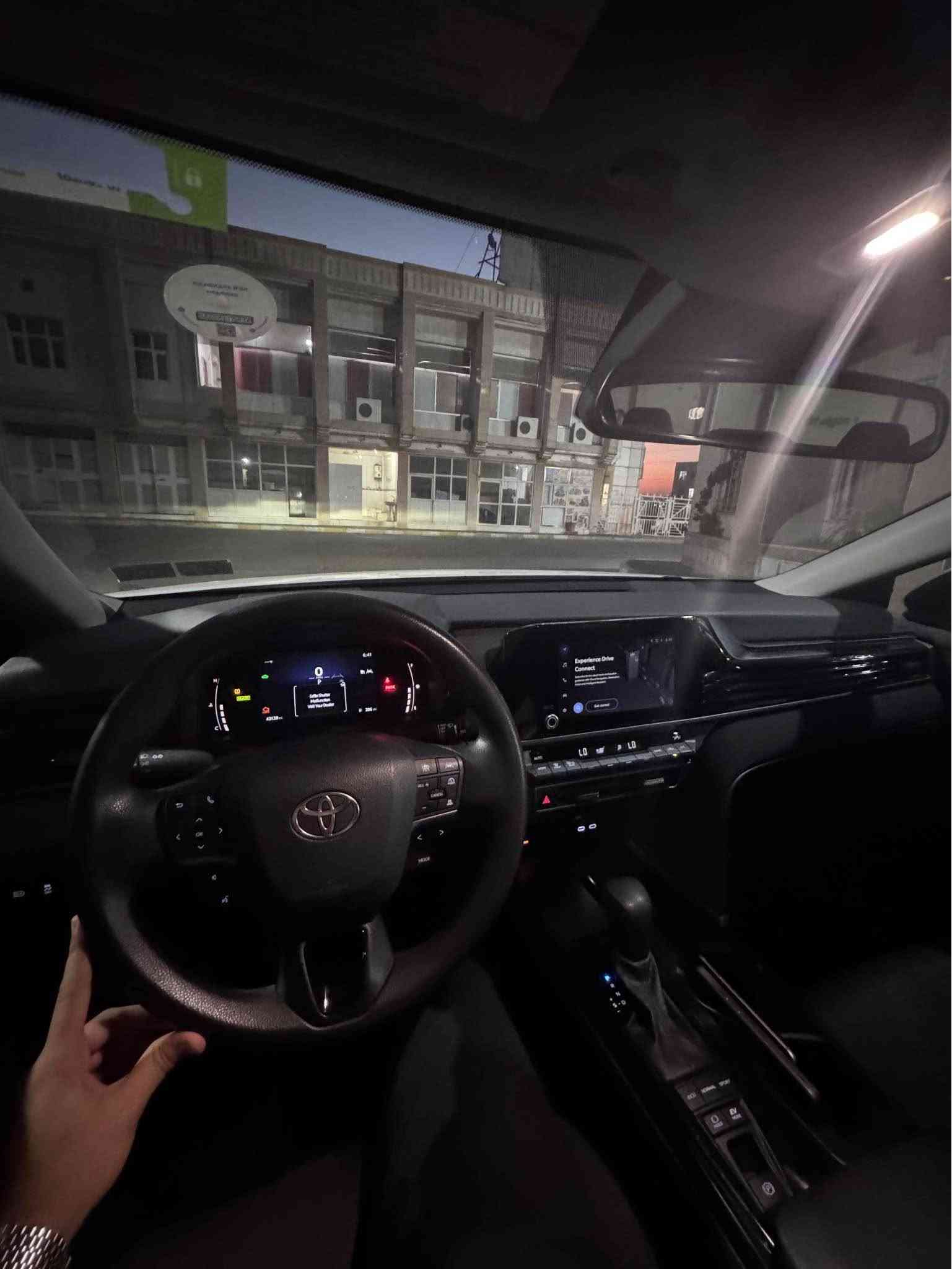 Toyota Camry LE 2025 ✔️
تويوتا كامري ال اي ٢٠٢٥

نمونه ل جوانیێ ❤️
جداً حلوة ❤️ 

بدون صبغ بدون دواخل بدون ارباك 👌
فقط شبر باب السكن تعديل بارد و ٤٣ الف ميل ماشية
فئة LE و رقم شاصي بالصور 

جاهز بدون مصرف 💯
كل شي بلادي شركة 💯

سعر 🔥 230 ورقة و مجال بسيط
مكان عقرة "ئاکرێ"
واتس اب و كورك *********** دهوك, العراق
