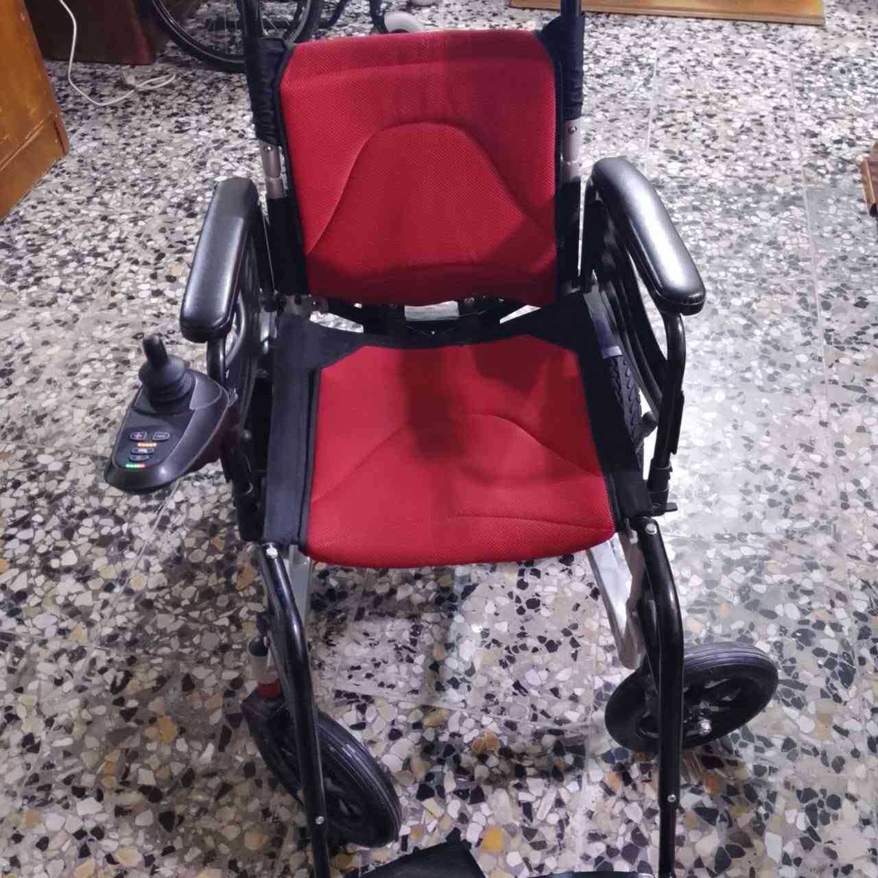 كرسي عملي ومريح، مناسب لكبار السن وذوي الاحتياجات. 🔋 يعمل بالكهرباء 🕹️ تحكم بالجوستك 💺 مقعد مريح 🛞 إطارات قوية وثابتة ✨ الحالة جيدة ونظيف مثل ما واضح بالصور
📍 للبيع بسعر مناسب، والجادين يتواصلون خاص. 💰 مكاني بغداد سعره ٤٠٠
للستفسار ***********

