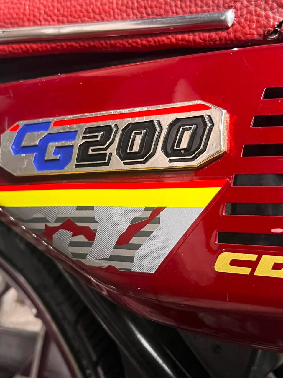 دراجة ايراني 200 cc ما ماشية اهواي ما مفتوحة مكينتهه ولا برغي استخدام شخصي موديل2024 نازلة بل2025 ، سعرهه 750 وبيهه مجال و مكاني حي اور ام الكبر و الغزلان و للتواصل عبر الواتساب ***********
