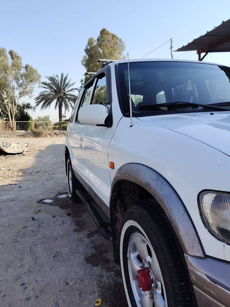 السلام عليكم. كيا سبورتج. موديل 96.رقم بغداد   نكليزي بأسمي. مكينه 2000 مسكر تبريد ثلج. سياره معمره كله جديد تخم تاير جديد حداديه اماميه وخلفيه. جديد. سياره مابيه نقص لو برغي. كامله من كلشي. سياره مال جناي. انضف من صوره تجي وشوف بعينك السعر 50 وبيه مجال بسيط العنوان بابل الحمزه الغربي. الاستفسار ***********

