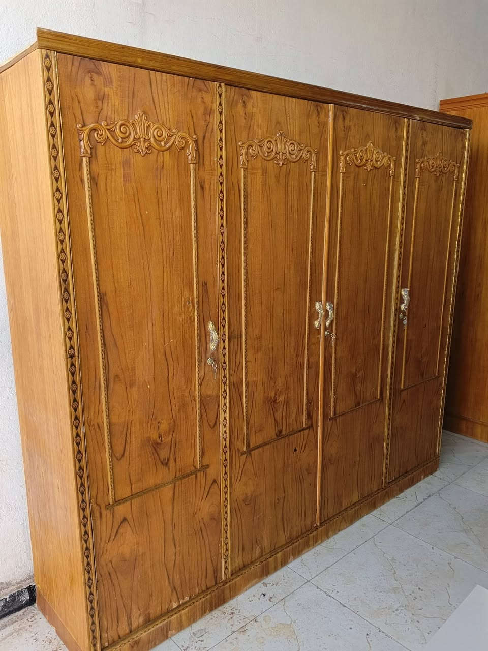 كلمن وسعره

1/كننتور ابو السته طابقين داخل وخارج صاج 

2/كنتور ابو الاربعه 

كنتور ابو تلاثه طابقين تسكام
