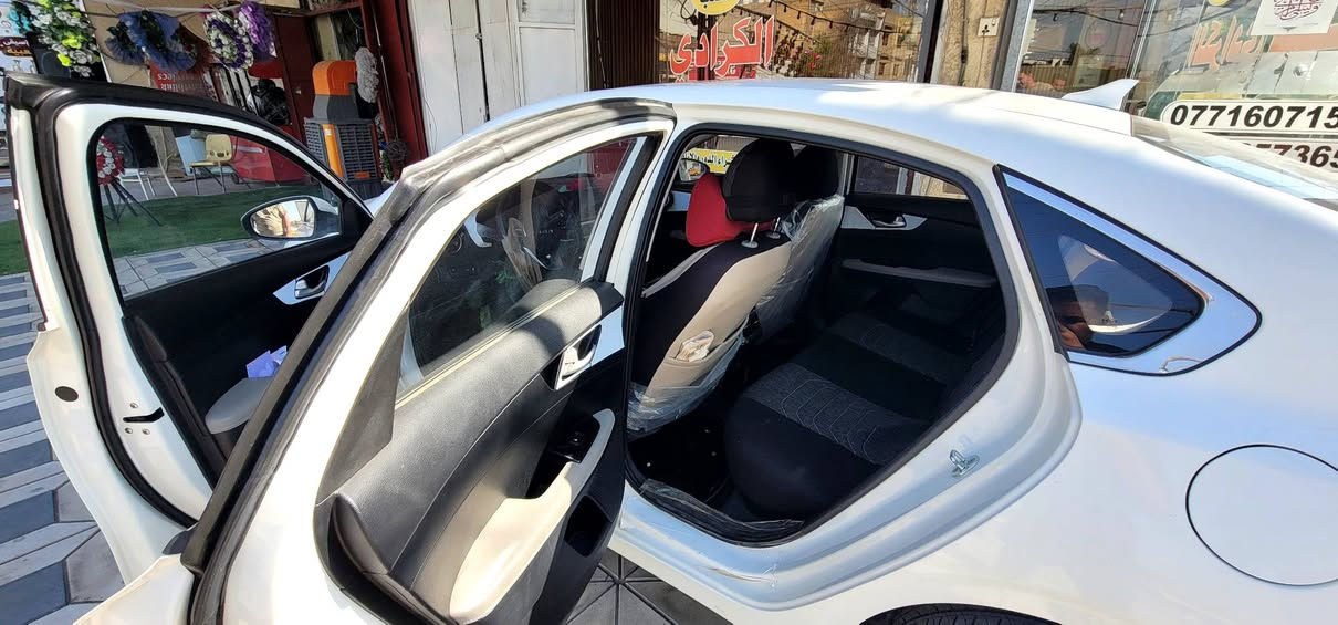 للبيع فقط .. 
كي ثري k3 موديل 2022 محرك 1500cc دبل نوزل المرغوب الفول الباب الاول السيارة كفالة عامة استخدام بسيط جدا 
ماشية 30  km  الف كيلو 
مرقمة بأسمي تحويل مباشر مواصفاتهة :
السيارة كشنات/ جلد ابيض / بصمة / قطعتين تبريد/ فتحة سلايد / تشغيل عن بعد / شاشة كبيرة فول اندرويد / بجم لد / اشاير بلمري السيارة بيهة دوشمة وارضيات حفر اصلية / مكاني بغداد حي الاعلام للاستفسار اتصل 
***********
