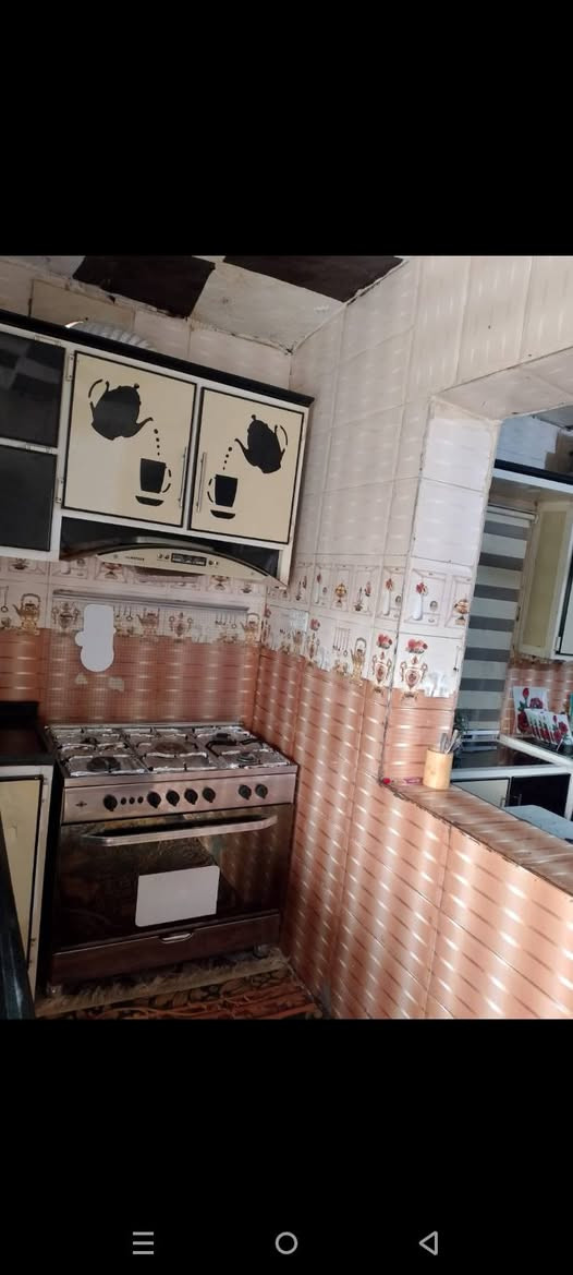 السلام عليكم
دار للبيع اصلاح مساحه 800 متر طريق المعاره فرع حسينيه الحاج شاكر يحتوي على استقبال 9×4 هول 8×4 غرفتين نوم وحده 6×4  والثانيه 5×4. مطبخ حار وبارد 7×4  ومخزن داخل البيت 4×4 مع طارمه كبيره وحديقه واسعه حديقة اماميه وحديقه جانبيه  بالاضافه يوجد مطبخ خارجي ومخزن خارجي  متوفر كافه الخدمات ماء اساله كهرباء مولد خط ذهبي وتبليط
ملاحظة مراجعت مكتب العميد للعقار قرب بيت الحاج طه سوير 
اي ستفسار 
‏‪***********‬‏
