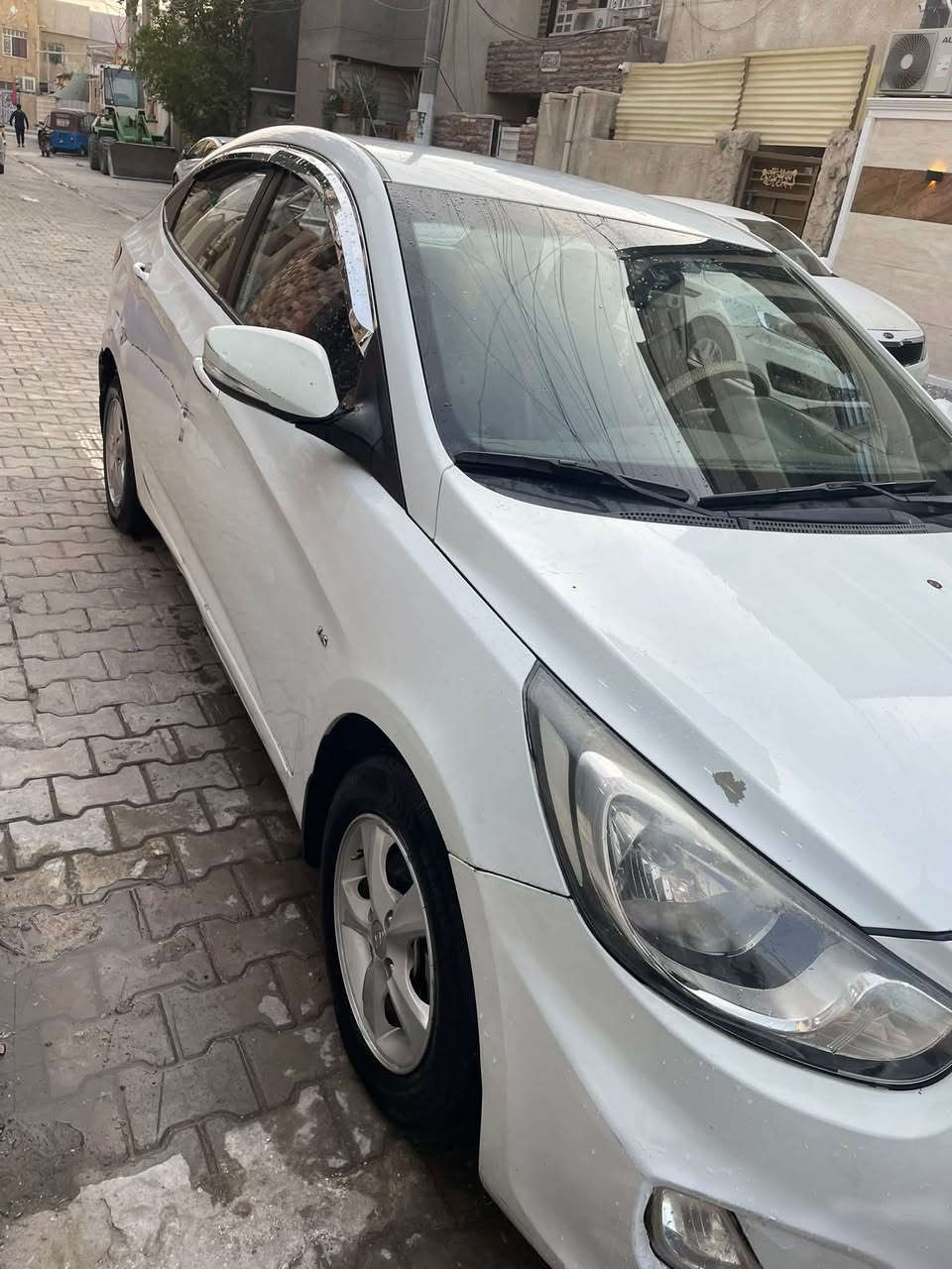 اكسنت خليجي موديل 13 محرك 1600 سنويه بسمي سياره مابيها نقص الحمدلله لاصبغ ولاتبديل ماعدا هذا الشخط بيها فقط الاتصال ***********
