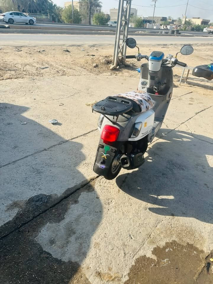 دراجه بوليس للبيع الدراجه ختم واحد وياا المكينه  المكينه ما مفتوحه شلعه ومعدل الدراجه بلاديه ع وضع الشركه الرقم ***********
