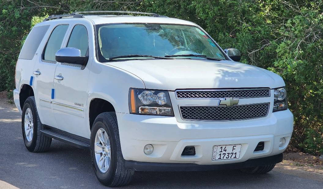 للبيع فقط:(بيع مستعجل) بدون مراوس
تاهو2009LTZ بتره فول مواصفات وارد خليجي
السياره (كفاله عامه)
رقم بصره دولي وهزه جديده تحول ثاني يوم
مكينه 5300 ما مفتوحه لا تنقيص ولا تبخير ولا بطاله
مكاني البصره الهارثه مفرق معمل الورق
ماشيه 152km الف حقيقي 
المواصفات:
.فور ويل
.7راكب
.داخل بيجي
.تشغيل عن بعد
.صندوق كهربائي
.فتحه صندوق كهربائي
.فتحه سقف
.كشنات تحكم كهربائي امامي خلفي
.تبريد كشنات
.تدفئه كشنات
.خزن كشنات
.تبريد 3 قطع 
.شاشه
.كامره
.حساس خلفي
.لايت زينون 
.اشاير بلمري داخليه
.مري كهربائي
.مري شفط
.ترحيب بلمري

السياره كلش جديده ومال بيت ما متعوبه اي كلوب بلعينه ما مشتغل كير مكينه تبريد حداده تخم تاير متصرف عليها شي
السعر:180 وبي مجال قليل 
رقم الهاتف:*********** شط العرب, البصرة
