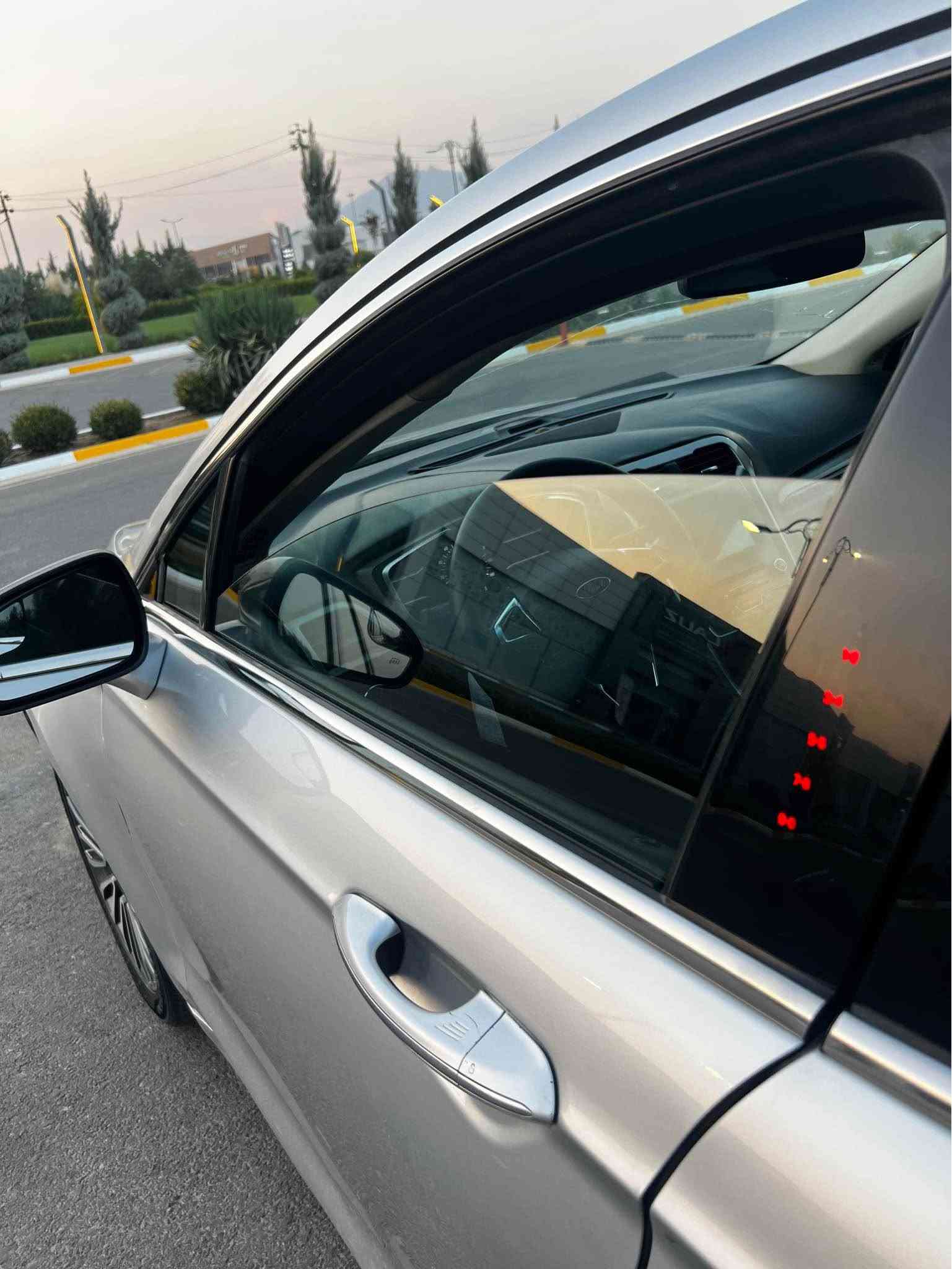 Ford fusion 2018 SE
فۆرد فیوژن ٢٠١٨ 
مەکینە 1.5L Turbo
فوول مواسەفات بەس سڵاید نیە
سێ شاشە
بەصمە
٥ بەصمە
شەغال
تەحدید سورعە
سوکان ڤۆلیۆم
پادڵشیفت
تەحەکوم شاشە و تەبرید لەسەر سوکان
سیستیم چێک
دەبڵ تراکشن
گێڕ ڤۆلیۆم و سپۆرت و عادی
کوشن کارەبا 
دوو مۆد کوشن خەزن
کوشن هیتەر
ئاوێنە هیتەر
لایت و بەگلایت لید
عەدەسەی لێزەری لەسەرە
کامل سەیارەکە جایزە و سەیارەی ماڵەوەیە
هەموو گیانی سێرڤس کراوە 
تایە و ویلی لۆک
تەقە و ڕەقە بە شەرت
ڕەقەم بۆ ڕەقەم بە شەرتی فەحس
نمونەیە لە جوانی
یەک چەمەلخ بۆیاخە بێناو گرتن 
بۆنیت گۆڕاوە بە بیلاد
نرخ : 91 $ مەجال
***********
*********** السليمانية, العراق
