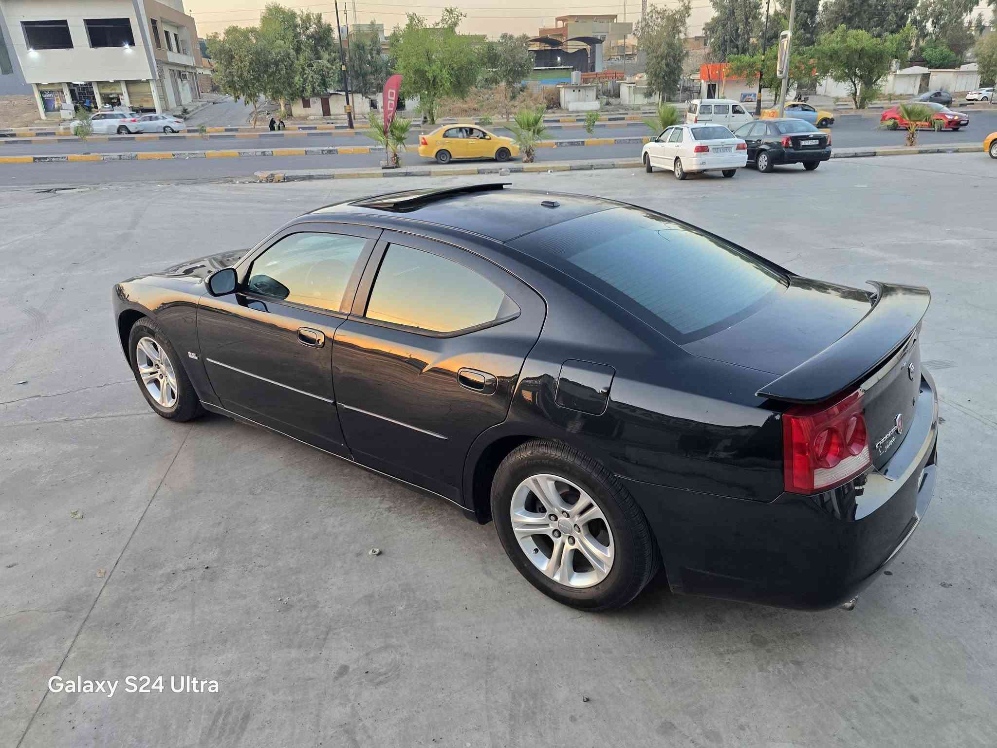 للبيع
سعر 98$
جارجر sxt موديل 2010 
محرك 6سلندر حجم 3500 اصل abs
كير اوتوماتيك شرط المحرك والكير ولاكسل 
رقم اربيل  دولي رقم  وسنوية جديدة شرط 
 التحويل 
🚫صبغ جاملغ امامي يمين وربع جاملغ خلفي يمين شرط بدون اي دواخل  اربكات سليمة 
السيارة فول مواصفات
سلايد فتحة سقف 
كشنات جلد وكهرب 
شاشه كامرا  كروز سرعة  كشن كهرب 
نظام ABS   نظام تراكشن مانع انزلاق 
 تبريد قطعتين ثلج ❄️
ويل كب   طخم تاير جديد صدر امامي خلفي جاهز
موصل الايسر 
***********
***********
