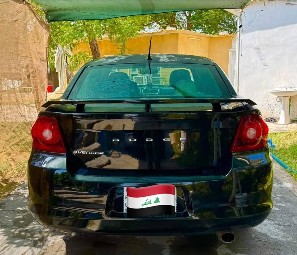 السلام عليكم 

افنجر SXT اسود للبيع
موديل ٢٠١٣
محرك ٢٤٠٠ گير ٤ نمر 
الگير والمحرك حالتهن ممتازة
الكهربائيات بلادية ما ملعوب بيهن
عليها منظومة ليد وزنون بـ ٤٠٠ دولار
كشنات تدفئة 
تخم تاير جديد
صدر امامي خلفي جديد
بدون حادث بأمريكا فقط باب الصدر مطعوج
ومبدل نفس اللون بلادي وكلير من امريكا
بيها جراد بالقمارة والبنيد ما صبغتهن
وعندي ضربة بهلال الجاملغ الخلفي جهة السايق موضحة بالصور ما صلحتها
نقصها كمبريسر فقط
السعر بـ ٧٥ ورقة وبيها مجال اخوان

***********

مكان السيارة بغداد - حي العامل
