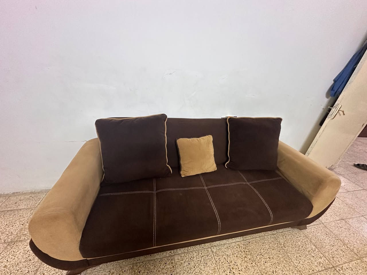 تخم8 مقاعد 200 مجمده 150
