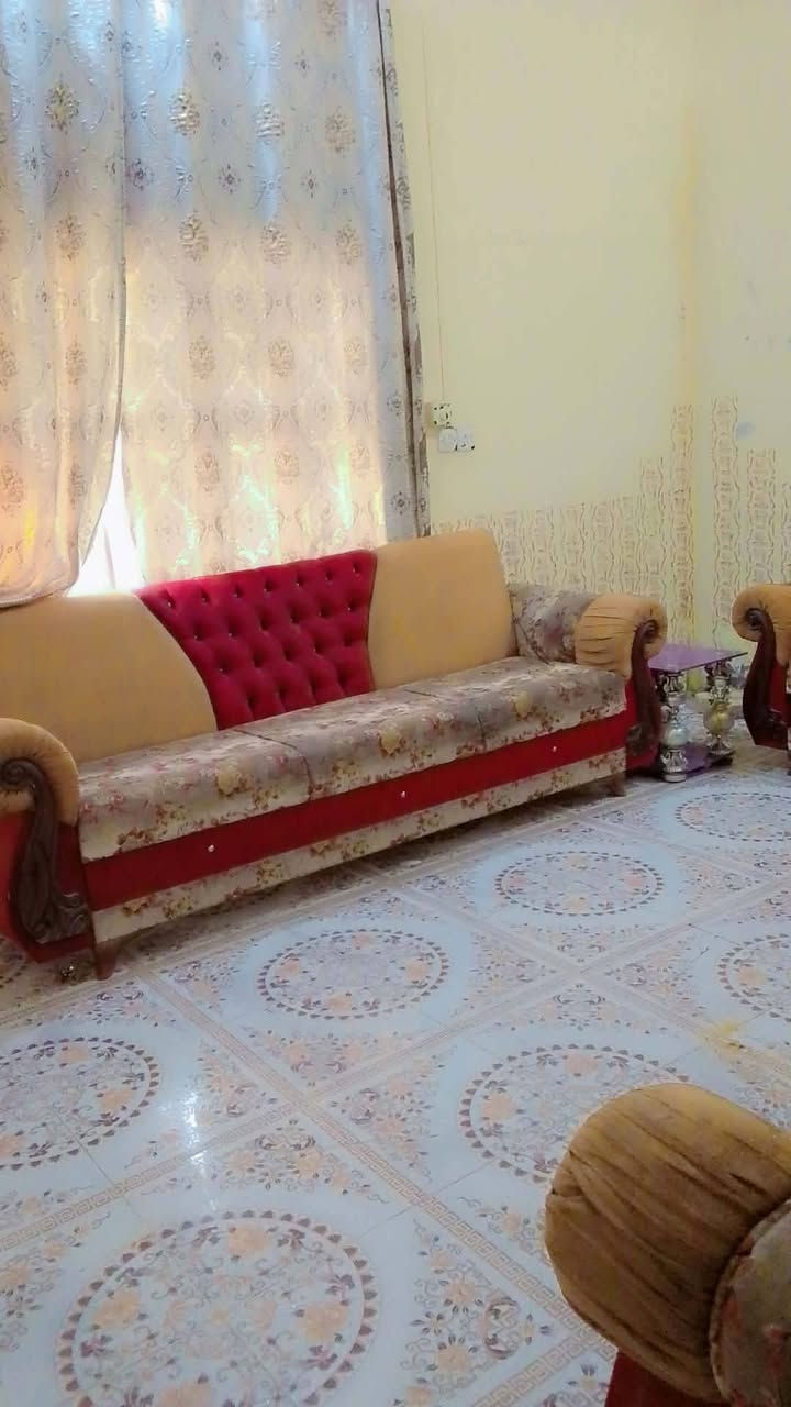 كنبة • نظيف • جديد