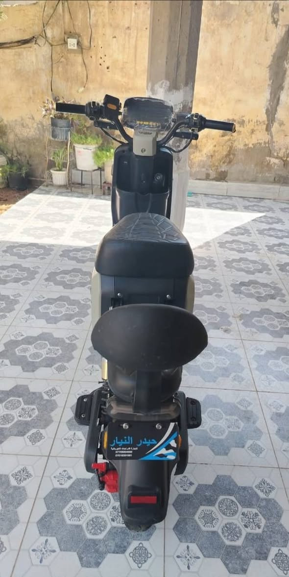 السلام عليكم دراجه شحن R9
موديل ٢٠٢٦ الدراجه نضيفه وخير من الله بطارياتها كبار ونضيفات كلش الدراجه نضفتها نفس ما موضح بل صور ونضف الدراجه علا وضع الشركه  الماكن ديالى بعقوبه حي المعلمين  الشراي يتصل أو بيي خير ويدلل ***********
