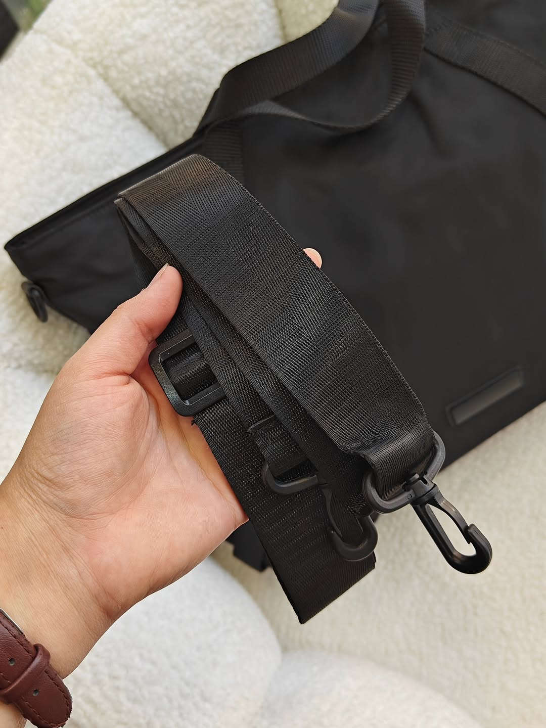جنطة سفر او جم 👜✨
موديل عملي وحجمه كبير، مناسب للسفرات القصيرة والجم 🤎
القماش ضد الماء 💦
متوفرة باللونين: الأسود 🖤 والنفطي 🤎
تجي وياها سير إضافي للكتف
حجمها كبير وتتحمل أغراضكم بكل سهولة ✨
💰 السعر: 18 ألف
🚚 التوصيل لجميع محافظات العراق: 5 آلاف
📸 التصوير حقيقي من داخل المحل 🌱
