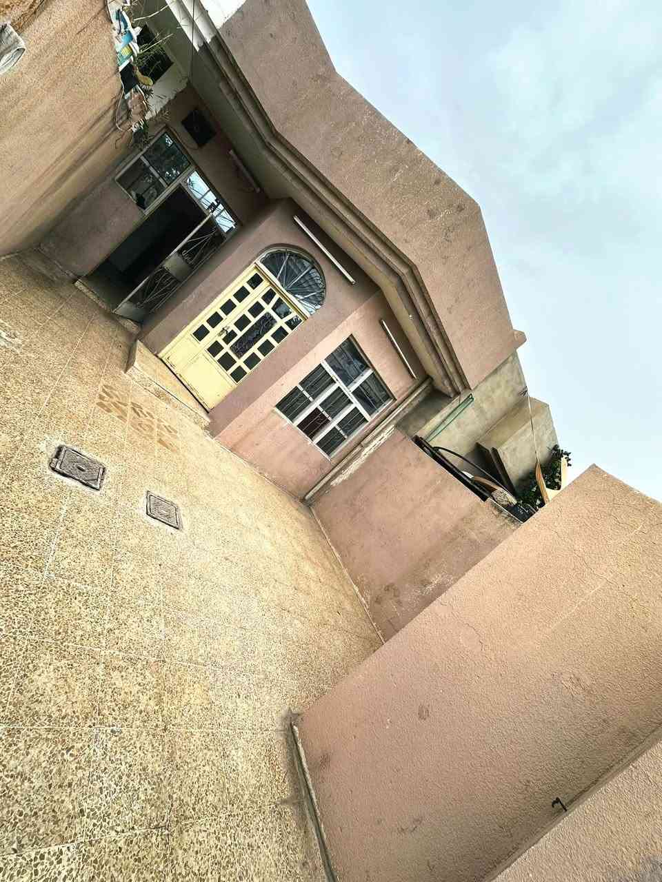 حي الوحدة • ١٠٠م • كراج