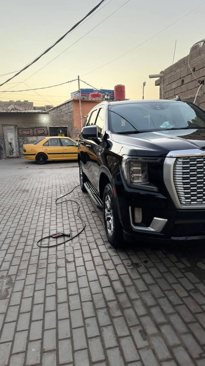 يوكن 2021 خليجيه وكاله ميروان
بيها بارد بالمدكر الكدام 4 اصابع 
وبيها طخه مامصلحه على وضعها بالمدكر الخلفي
سياره فول عدى الفتحة ثلاجه رادار كامرات معروفه مواصفات SLT محدث بجم دنلي 
كير مكينه كفاله من الفتح 
تبريد حداديه كله بشرط 
رقم اربيل 
سياره سعرها 410 وبيها مجال للشراي 
مكان السياره بصره

***********
