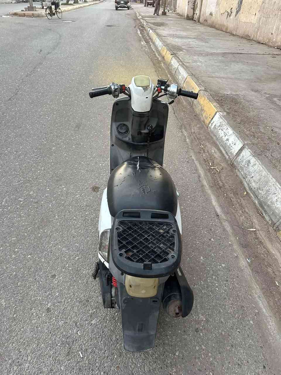 بوليس كابريتر مكفوله كفاله عامه ختم واحد ويه المكينه الدراجه خرسه شلعه معدل كهربايات كله شغاله السعر 550 وبيها مجال بصيط للشراي الدراجه مال ربه وتصل وودلل ***********

