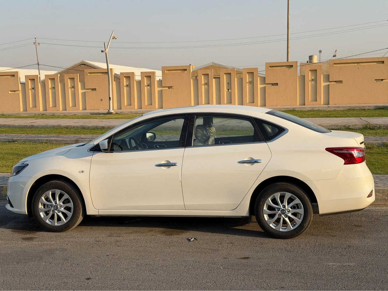 🚗 للبيع فقط عرض خاص لفتره محدوده

Nissan Sentra 2025 –

نيسان سنترا 2025 بلاك اديشن

🌍 المحافظه انبار /// فلوجه

•   🛣️  المسافة المقطوعة    - 277 كيلو يعني زيرو

------------------------------------------------------------ 

💰 السعر:    144 وبي مجال قليل

🔹 الموديل: 2025

🔹 الفئة: SV

🔹 الممشى: 330 يعني زيرو

🔹 الضمان: ضمان السور 3 سنوات

🔹 المحرك: 1600 سي سي – 4 سلندر

🔹 الويلات: 16 إنش

• ناقل حركة أوتوماتيك CVT

• شاشة  لكزز وسطية لمس + بلوتوث + USB

• كاميرا رجوع وحساسات خلفية

• دخول ذكي + تشغيل زر

• نظام توفير الوقود Eco

• إضاءة LED نهارية

• مكيف أوتوماتيك

فتحه سلايت 

داخل بيجي 

• مقاعد مريحة ومساحة داخلية ممتازة

• أنظمة أمان كاملة ABS / EBD / ESP

• 6 وسائد هوائية

• تحكم بالمقود + مثبت سرعة

للاستفسار الاتصال على الرقم 

*********** اتصال 

*********** واتساب الفلوجة, الأنبار
