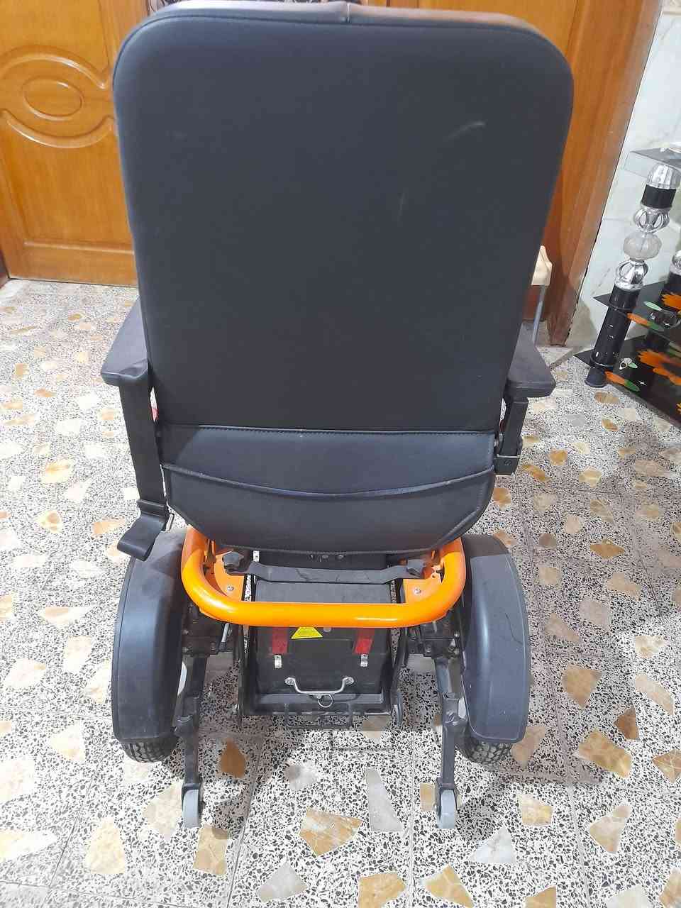 للبيع
عربانه الحجم الكبير بعده بل الجيس
السعر / مليون و٧٥٠ وبيه مجال 
***********
