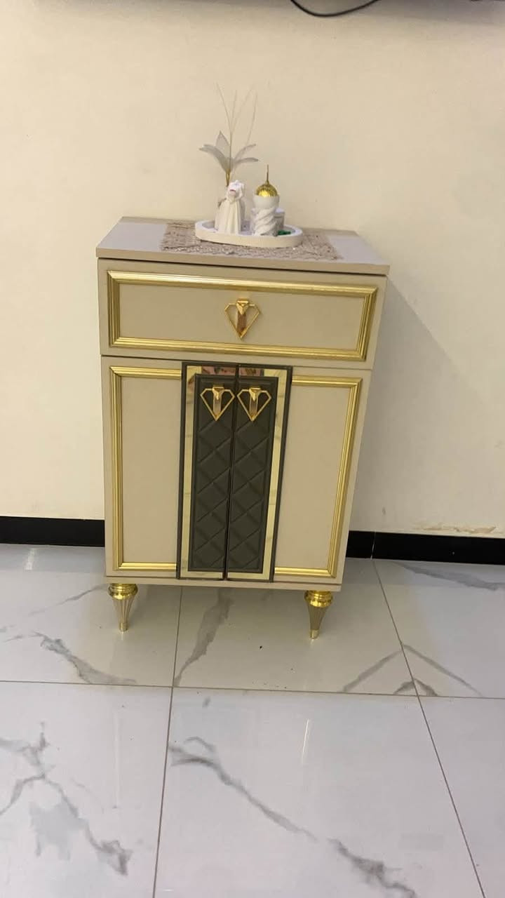 للبيع غرفة تركية استخدامها سنة جديدة 10 قطع
للتواصل *********** واتساب
