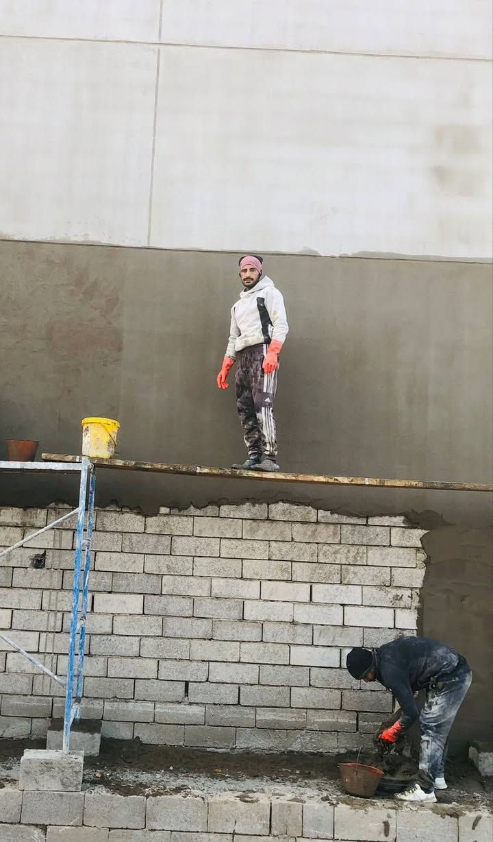السلام عليكم يوجد كادر لبخ سمنت وجص

متفرق حلين اسعر مناسبه
***********
