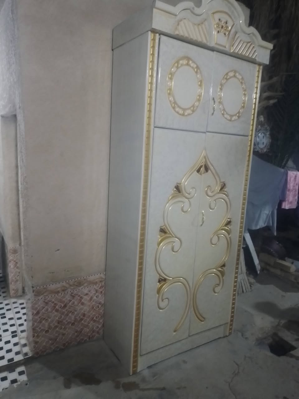 غراض لبيع كنتور خلاط شرط نضافه مكاني الغراف حي الحريه ***********
