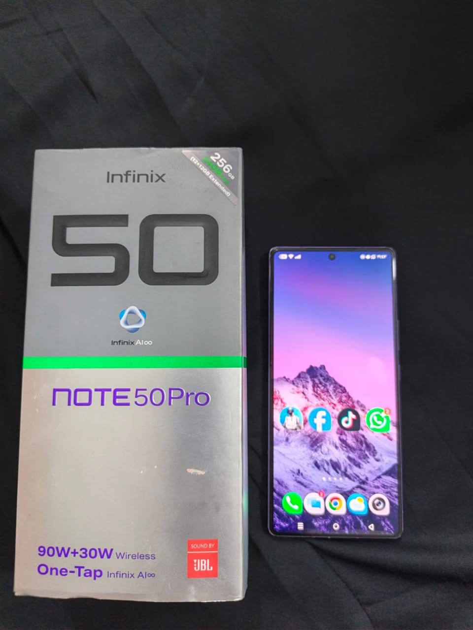 السلام عليكم انفنكس 50 برو اشتريته قبل شهر ب375 بالكارتونه وحتاجيت واريد ابيعة والشراي يراسلني. ***********
