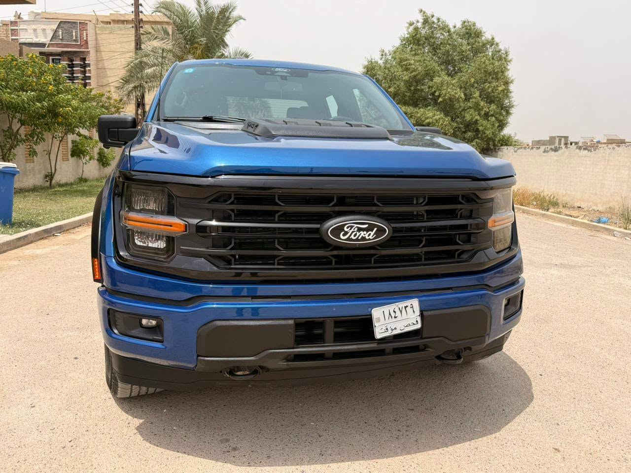 بسم اللّه الرحمٰن الرحيم
اللهم صلِ على محمد والِ محمد 
للبيع فورد F150  2024 هايبرد فول مواصفات  اللون بحري ازرق مميز
ماشية 15000 ميل فقط  مكان السيارة ببغداد
مواصفات السيارة 
حساسات 
رادار 360درجه
كامرات 360 درجه
ميز طعام
باب بدي فتح عل البصمة كهربائي
شاشات عدد 2 ديجيتل حجم كبير مال فول مواصفات 
قيادة ذاتيه و تحديد مسار واتو ستوب توقف ذاتي
كير 10 نمر 
كشنات كهربائي و تدفئه 
مري  كهربائي و اشاره و كامرا 
انارة محيطية 360 درجة 
منافذ كهرباء 220 فولت و كذلك 110 فولت بكل مكان بالسيارة  3 منفذ بالبدي طلب خاص 
وضعيات القيادة اكثر من 7 انظمة ( جبلي و صحراوي و اقتصادي و طبيعي و سبورت و سلس و صخري و ممطر الخ...)
محرك 3500 تون تيربو كير 10 نمر ، 4 ويل درايف 
 السيارة  حادثها فقط البنيد مفتوح بدون صبغ و رصعة بالقمارة صغيرة جدا لمزيد من المعلومات واتس اب او اتصال 

 
***********
