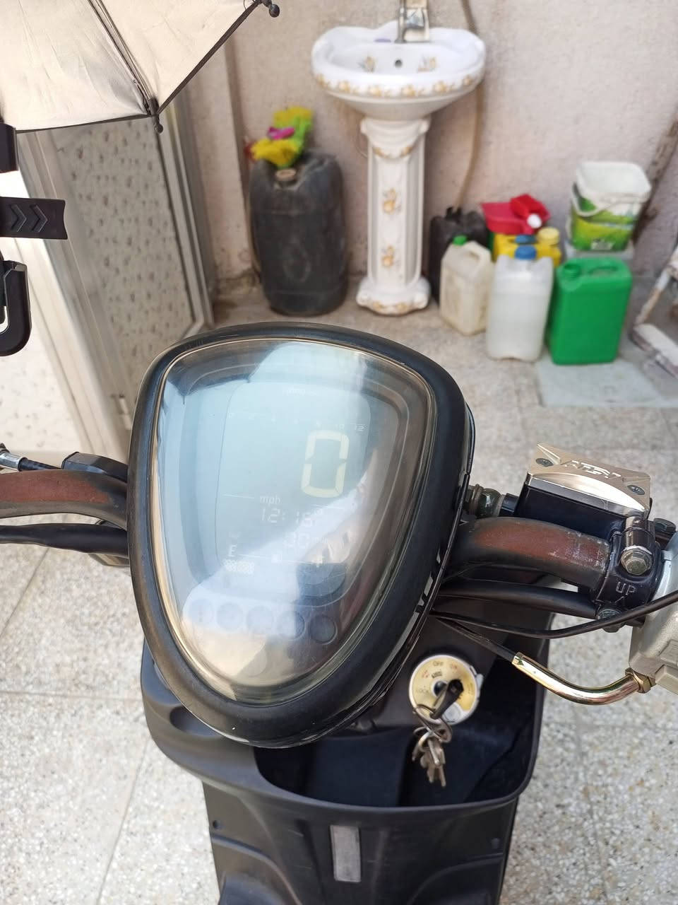 دراجه ماكس بوليس للبيع سعر 325 بيها مجل
السلام عليكم دراجه ماكس بوليس للبيع صيني (محرك ياباني ) سرعه 120 دراجه تخبل كهربائيات كامله بعدها على فيش الشركه نكرة هندر ويل كب نجمة بلادي 
نواقص الدراجه 
1.دشلي سلف فقط
2. يده وقمجي بريك خلفي
العنوان بغداد الحرية 
***********واتساب 
سعر 325 بيها مجل
