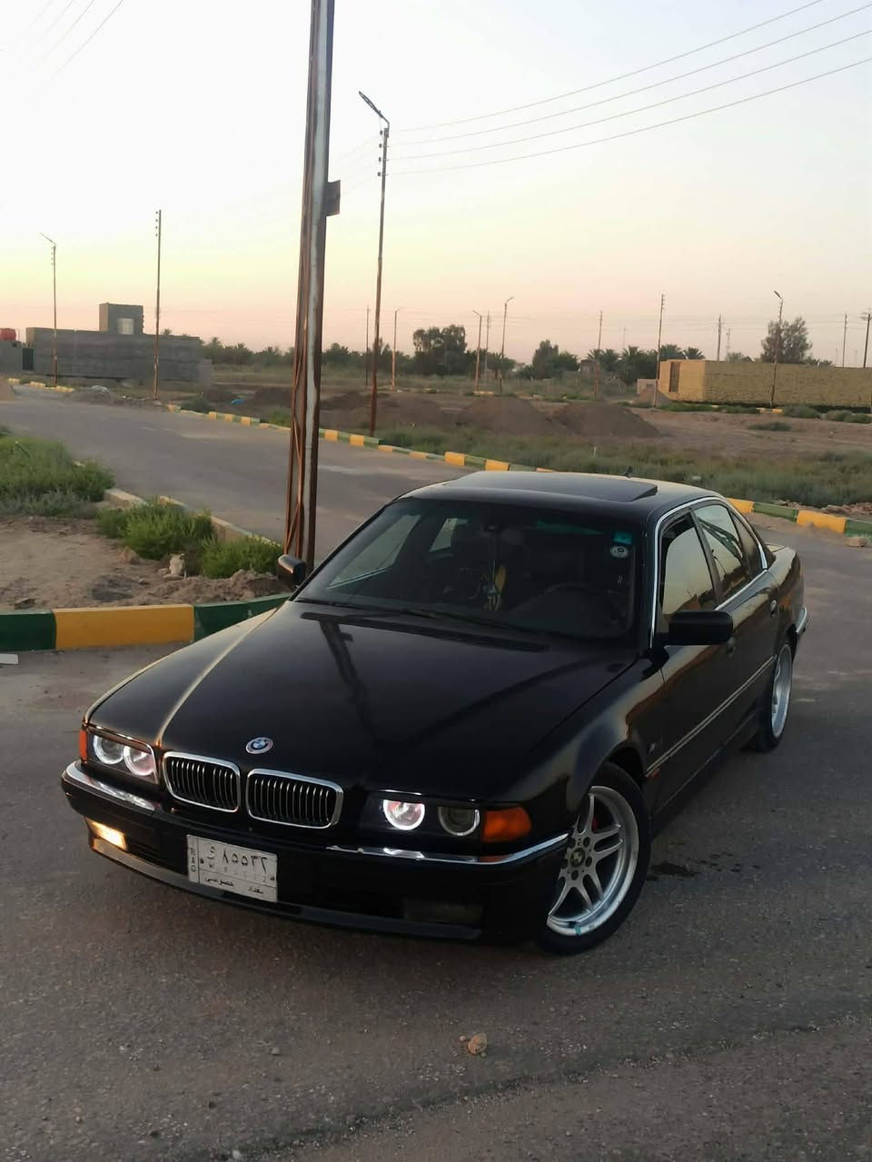 سلام عليكم للبيع بي ام خفاش موديل 96 740 اصل سياره مال جناي يشهد الله بس ظروف اريد ابيع سياره جديده تخم تاير جديد حداديه ورا وقدام مكينه وقير حاويه تبريد ثلج ويا السويج غرفتها كهربائي سوداء جليد رقم بغداد تحويل ثاني يوم كهربائيات من الدعاميه للدعاميه تشتغل سعر 75 بيها مجال مكاني بابل الشوملي اتصل فقط بيع مستعجل ***********
