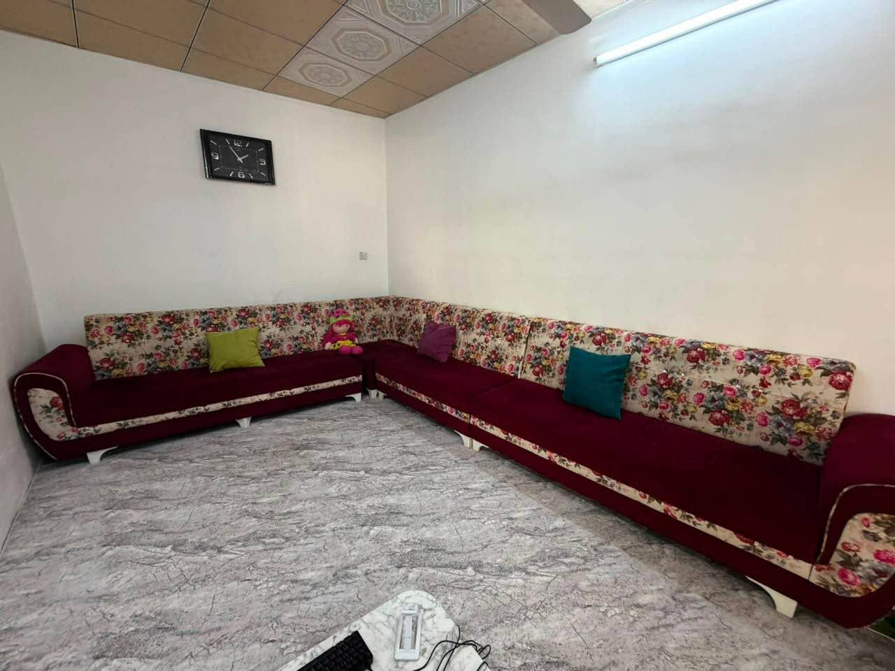 طخم ديوان كامل اصلي نضيف كلش للبيع سعره 200 الف مكان كركوك رحيم اوه *********** كركوك, العراق
