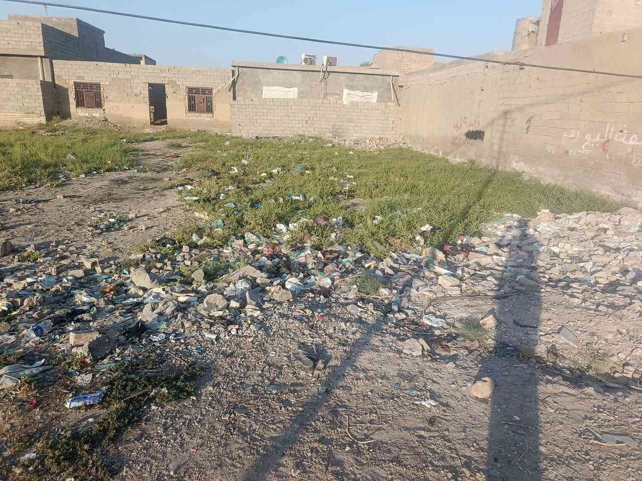قطعه أرض مساحتها 250متر خلف مطعم الديوان 
قريبه على منطقه ال 5000
للاستفسار ***********
