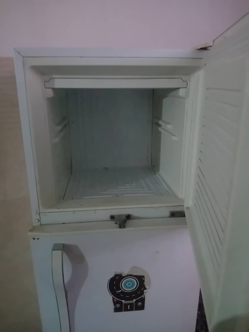 تجميده يخبل • ما تشتغل • غير مكانه