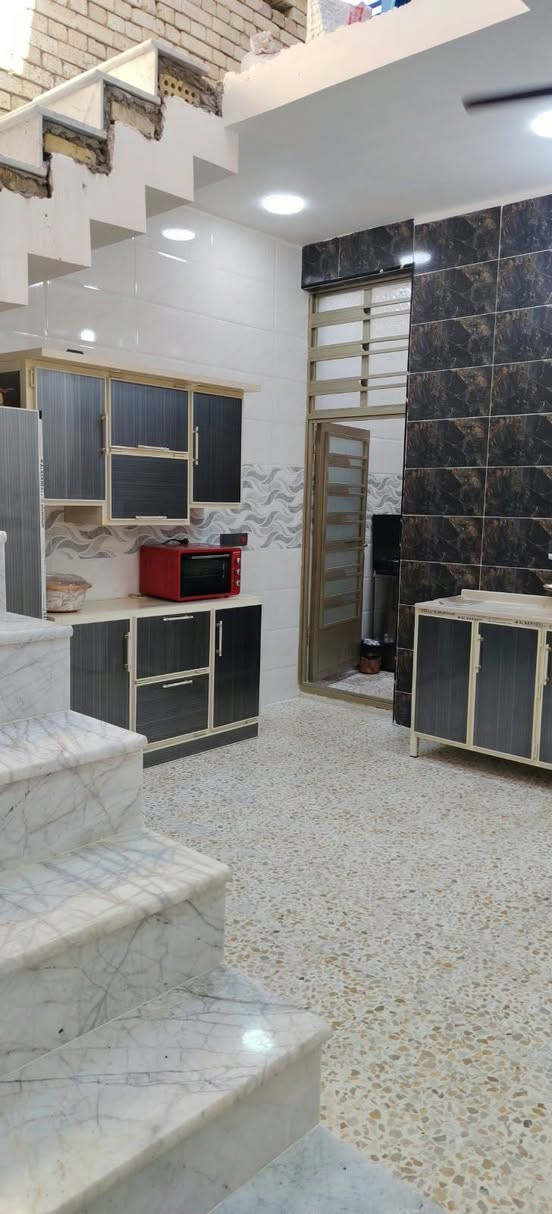 بيت للبيع في منطقه حي الكوفه الجهلي منه كامل خدمات المساحه 105 بناء جديد البيت طابقين الطابق الاول كامل مفول بيت خير من الله ***********
